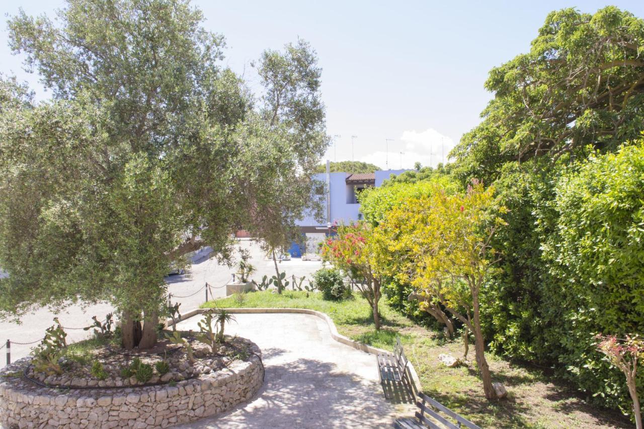 Residence Borgo Latino- Localo Torre dell'Orso Exterior photo